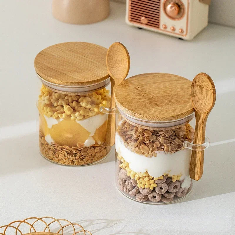 Coffee bean multigrain storage jar with spoon Glass transparent kitchen household round storage jar Bamboo lid spice sealed jar